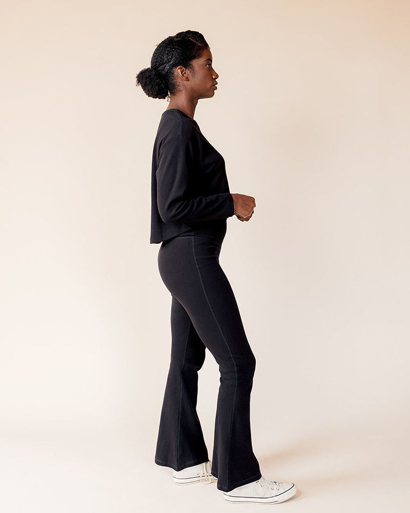 Rib Knit Flex-Fit Flared Legging in Black