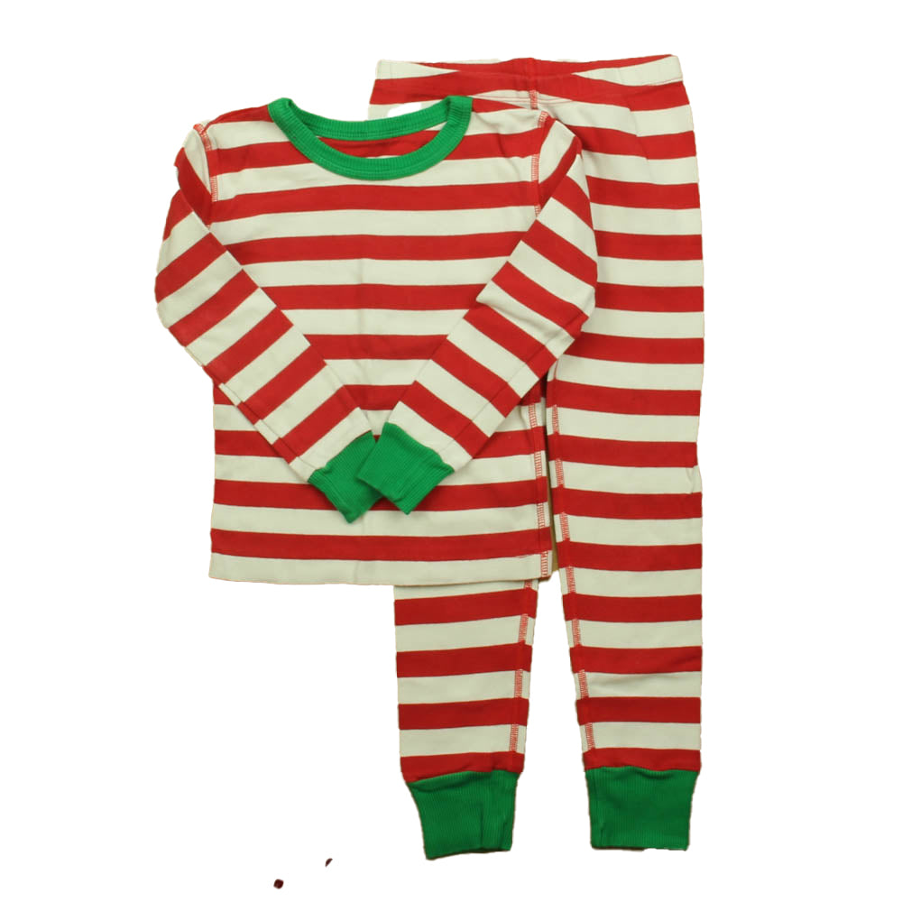 Pre-owned Red | White 2-piece Pajamas size: 6 Years Red | White